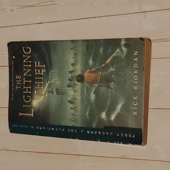 3/$13 The Lightning Thief By Rick Riordan Children Chapter Book Percy Jackson - Picture 1 of 3